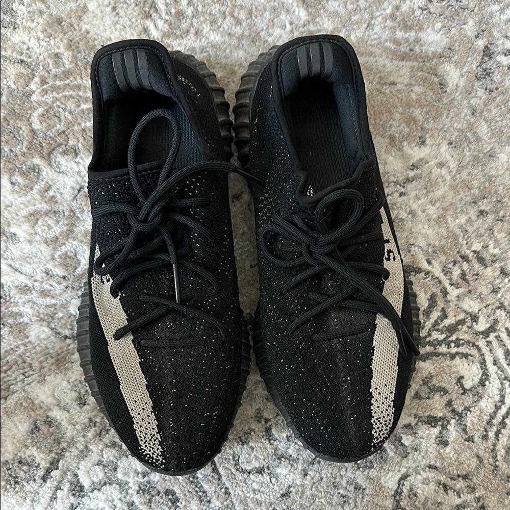 Yeezy 350 us11 uk10.5 unisex
